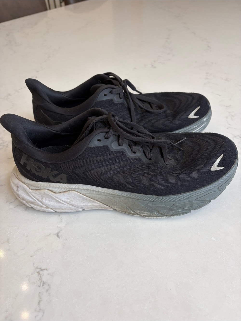 HOKA Arahi 6